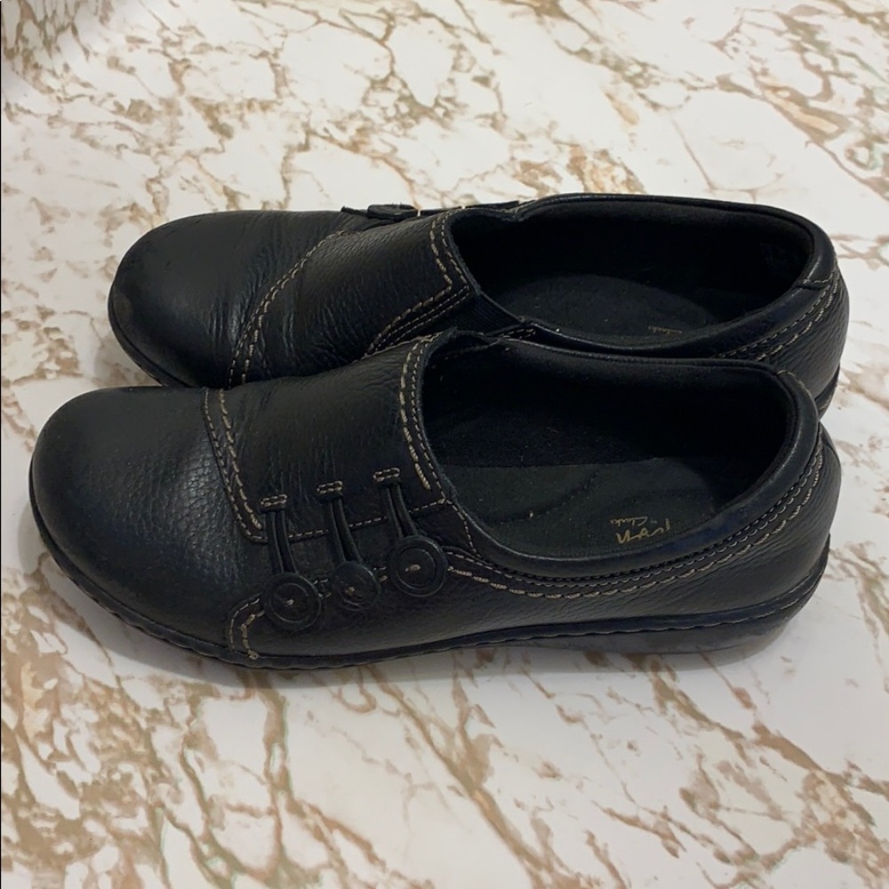 Clarks - Picture 2 of 5